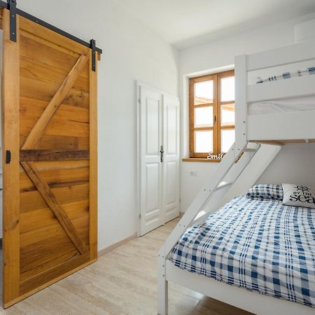 Villa Cirka In Central Istria For 14 Persons With Pool Heating & Pool Table สเวตวินเชนัต ภายนอก รูปภาพ