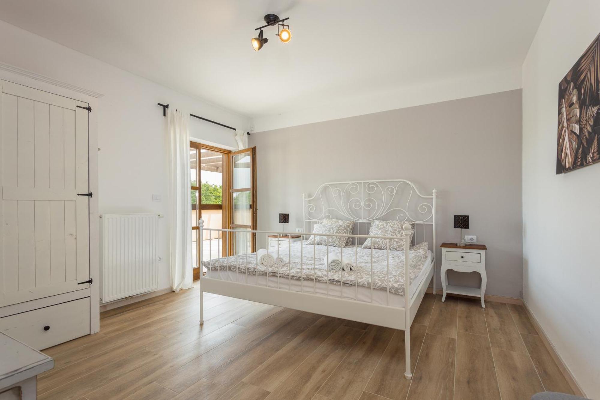 Villa Cirka In Central Istria For 14 Persons With Pool Heating & Pool Table สเวตวินเชนัต ภายนอก รูปภาพ