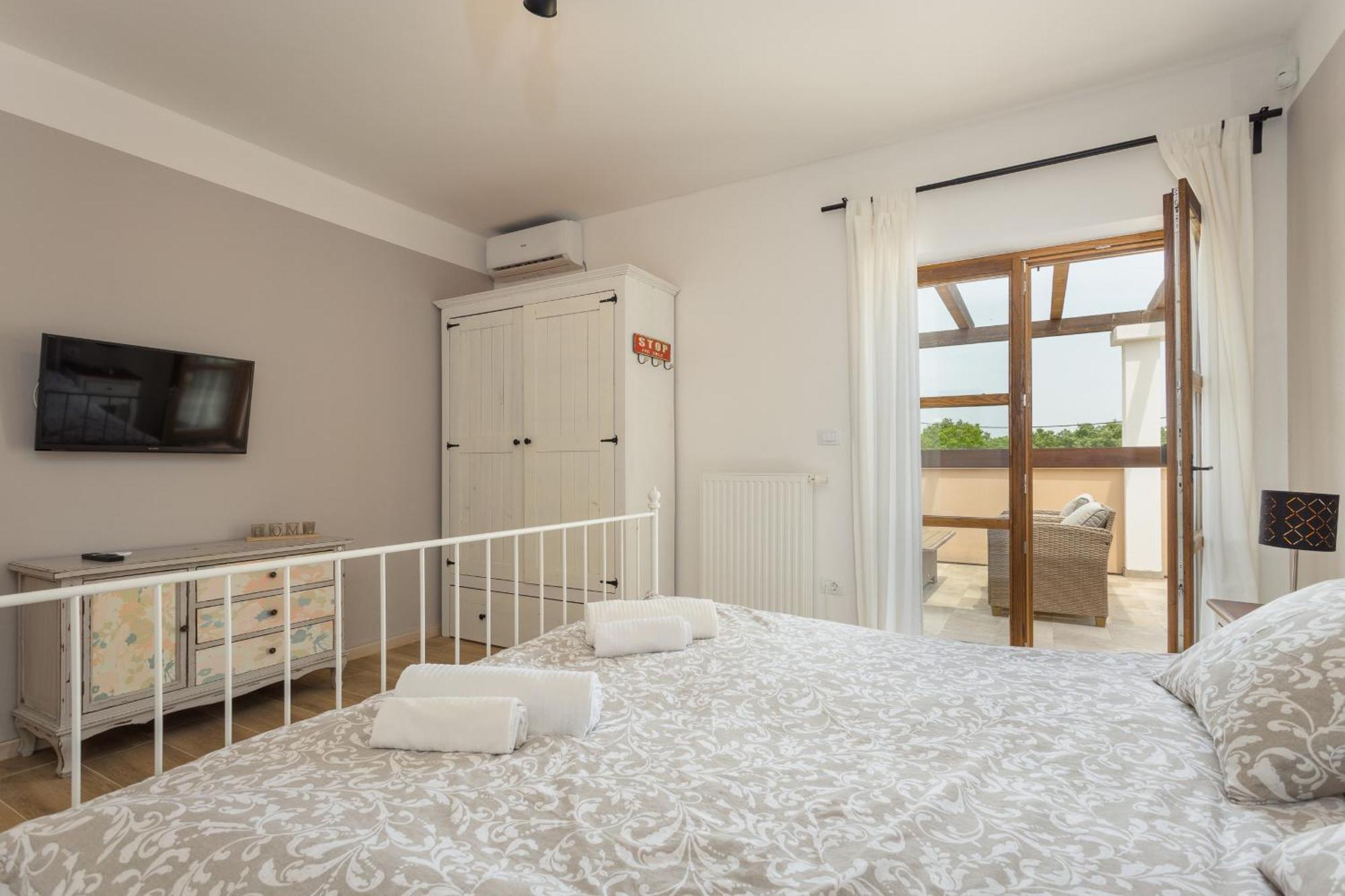Villa Cirka In Central Istria For 14 Persons With Pool Heating & Pool Table สเวตวินเชนัต ภายนอก รูปภาพ