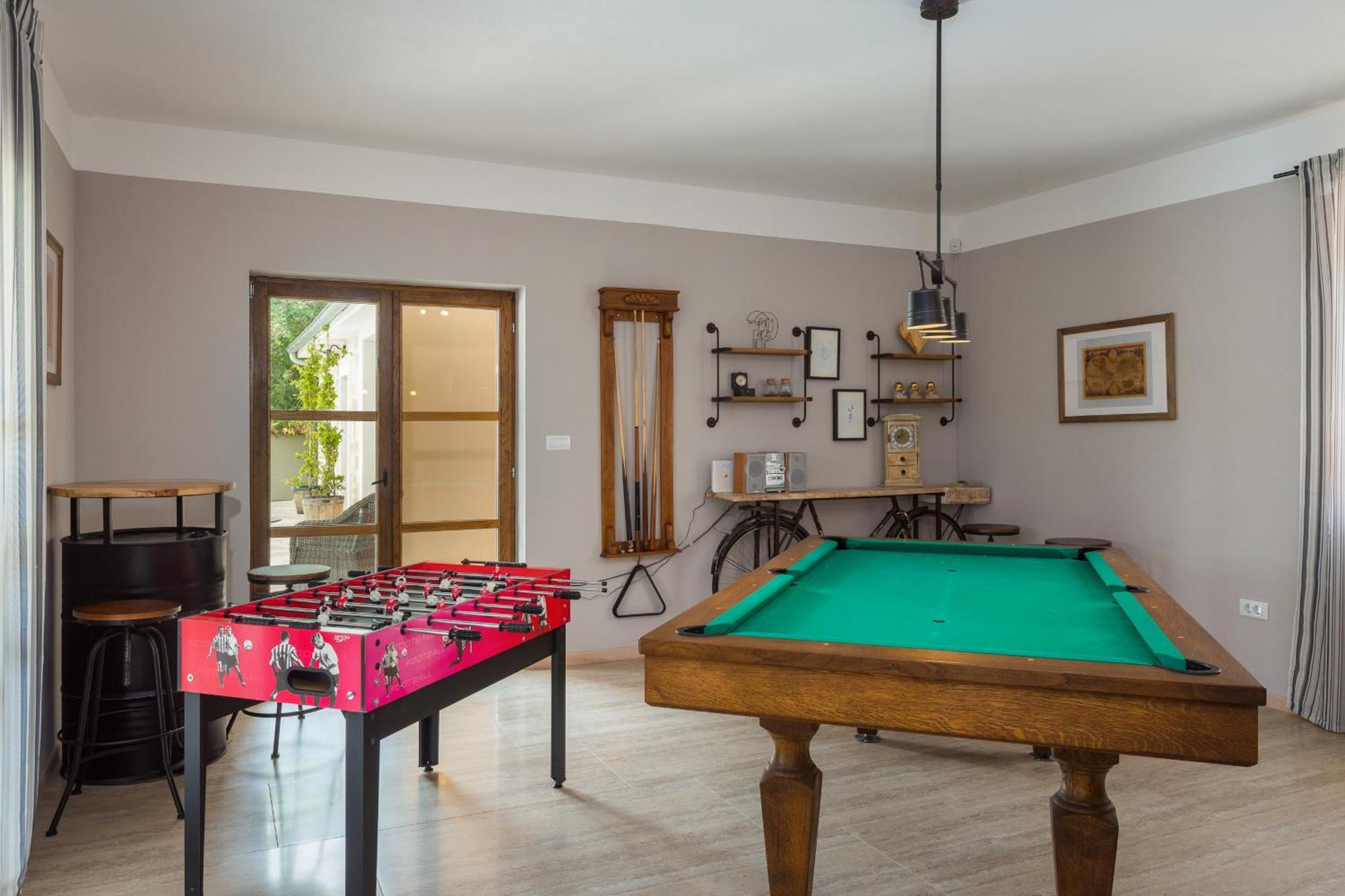 Villa Cirka In Central Istria For 14 Persons With Pool Heating & Pool Table สเวตวินเชนัต ภายนอก รูปภาพ