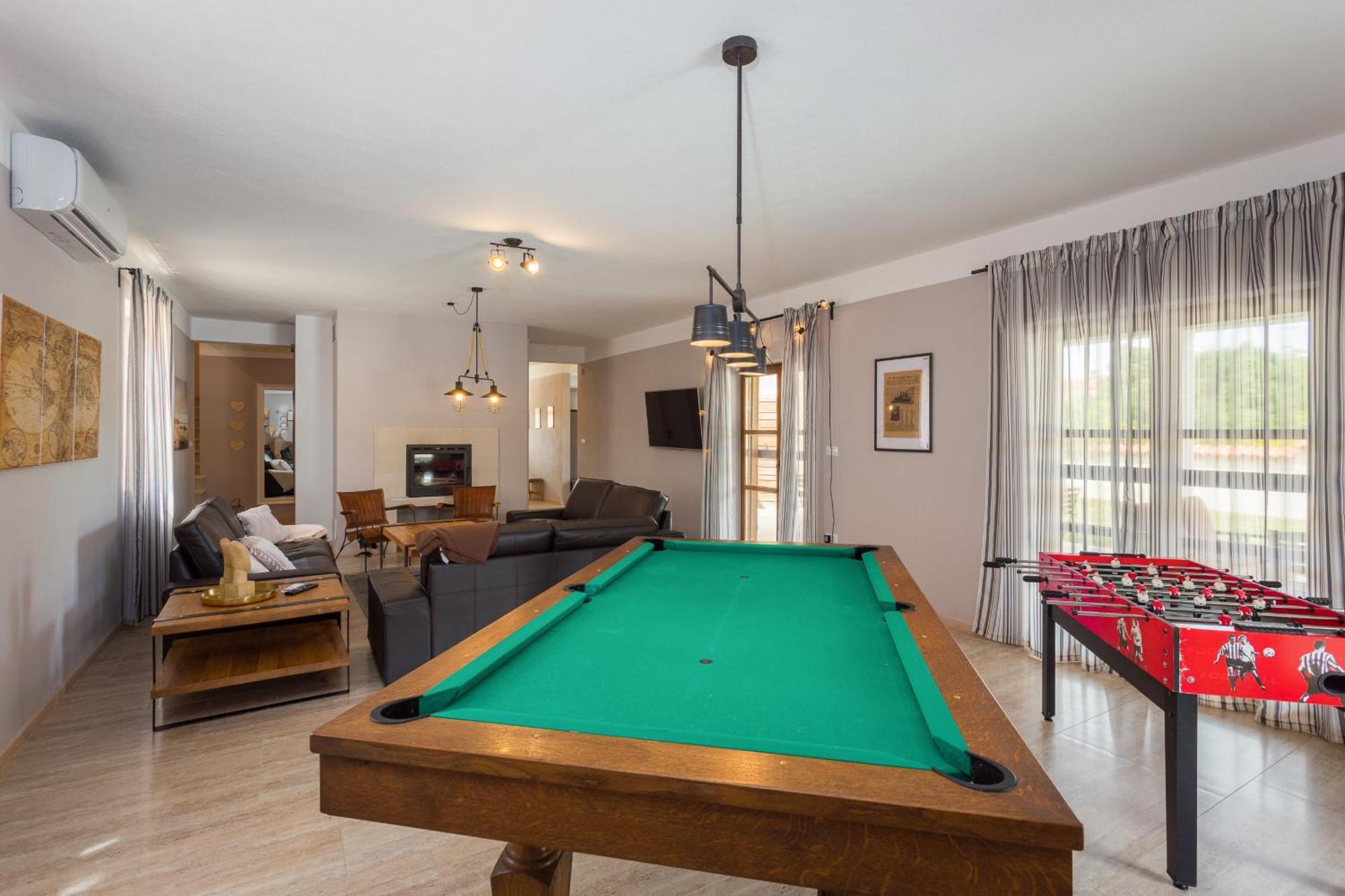 Villa Cirka In Central Istria For 14 Persons With Pool Heating & Pool Table สเวตวินเชนัต ภายนอก รูปภาพ