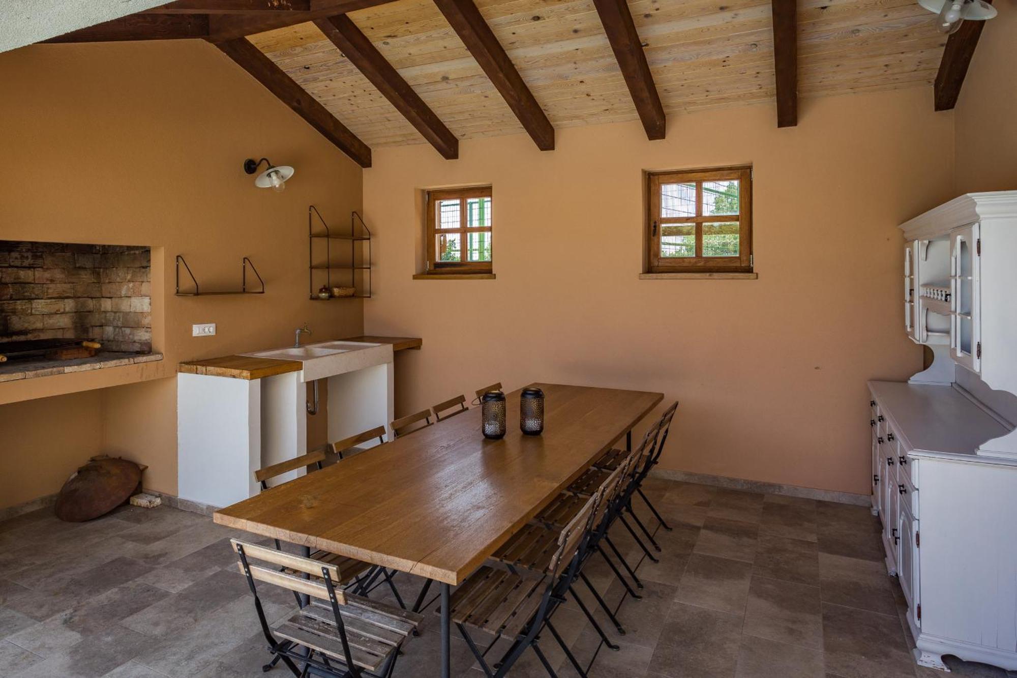 Villa Cirka In Central Istria For 14 Persons With Pool Heating & Pool Table สเวตวินเชนัต ภายนอก รูปภาพ