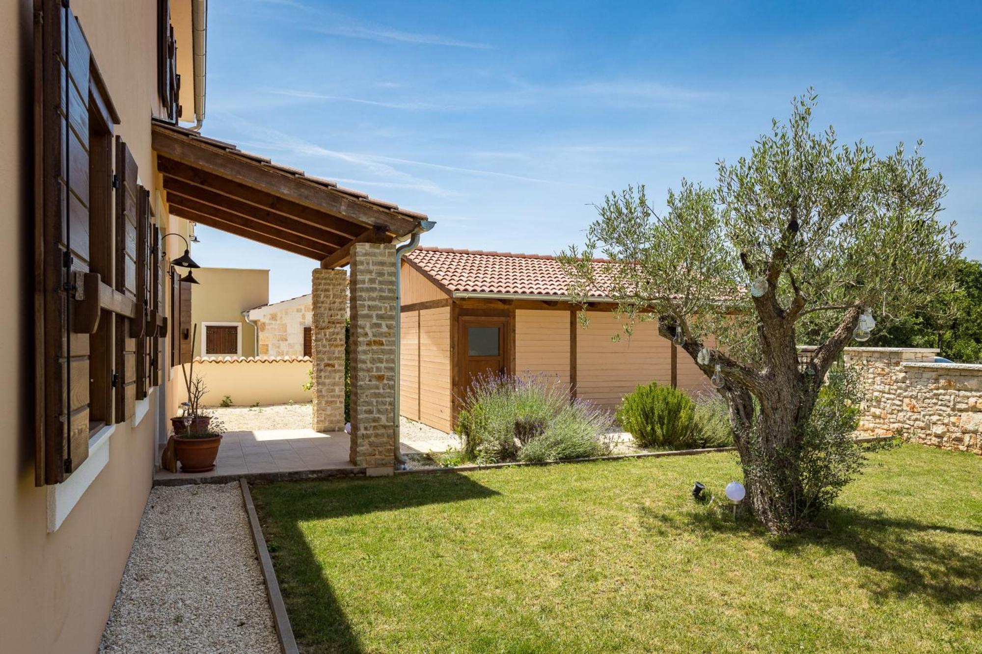 Villa Cirka In Central Istria For 14 Persons With Pool Heating & Pool Table สเวตวินเชนัต ภายนอก รูปภาพ