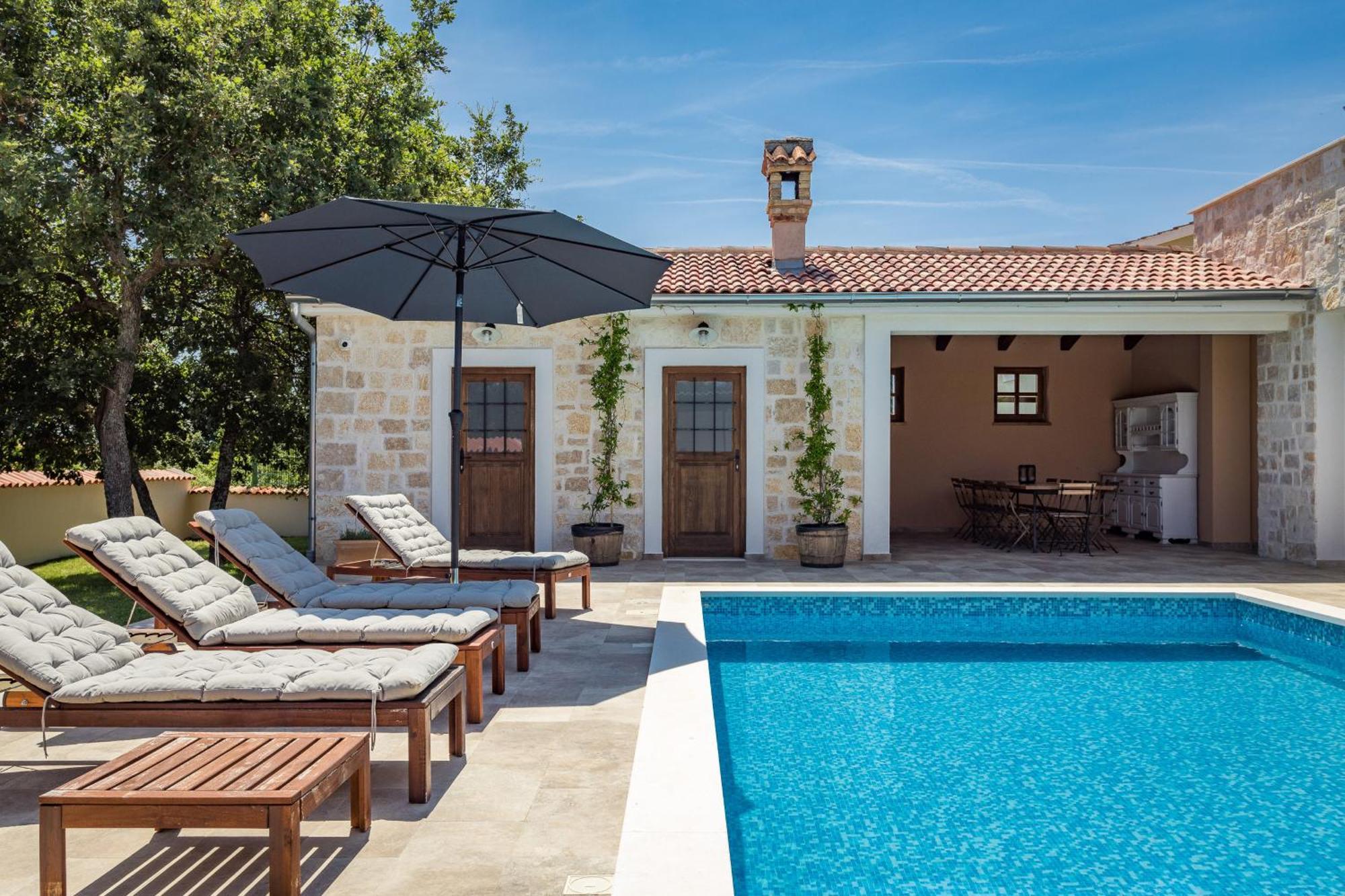 Villa Cirka In Central Istria For 14 Persons With Pool Heating & Pool Table สเวตวินเชนัต ภายนอก รูปภาพ